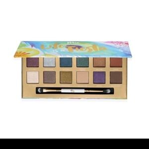 Life is a Fiesta Eyeshadow Palette Brush Makeup NEW SEALED MSRP $32‎ Stocking